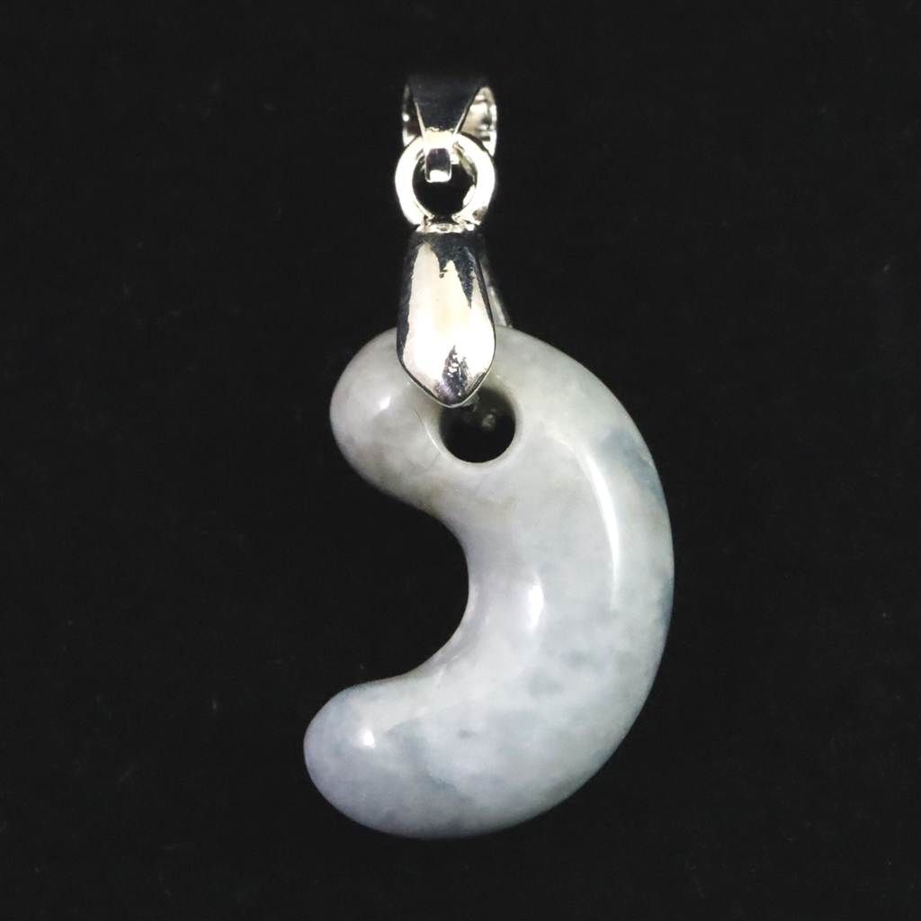 節約 糸魚川翡翠 ヒスイ 小滝産 薄青 19mm勾玉 ペンダントトップ