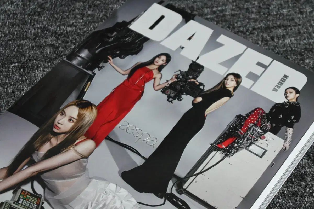 韓国 雑誌 DAZED - CONF 2021 3 aespa エスパ COVER