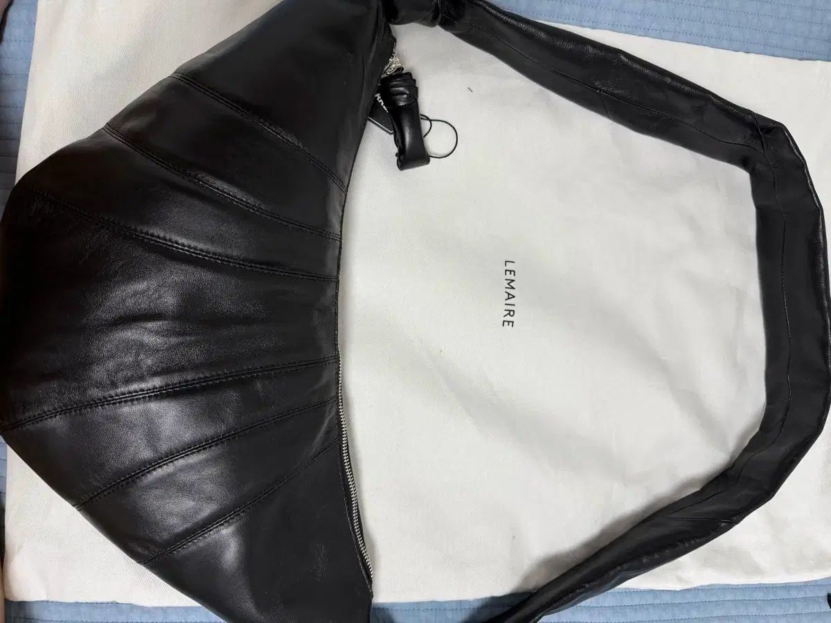 ルメール クルー クロワッサン バッグ Mサイズ ミディアム