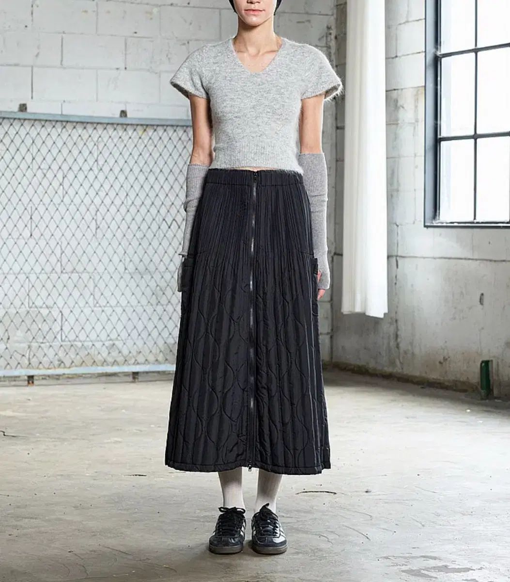 YOYOYOY ジップアップ キルティング ロング プリーツ ダウン スカート ブラック