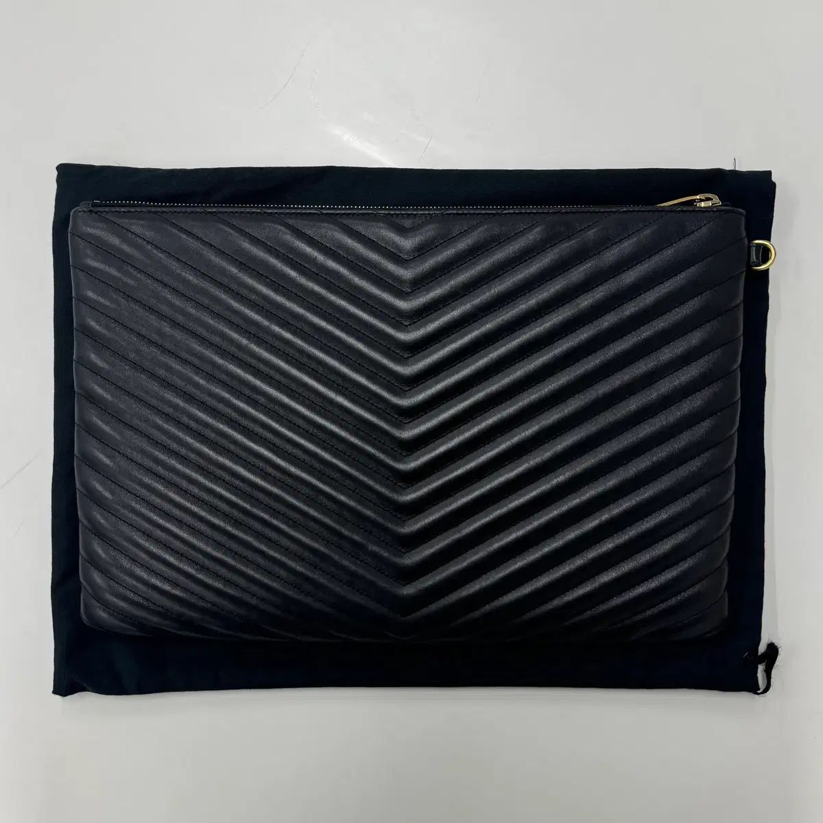 L イヴ サンローラン クラッチバッグ ゴールド