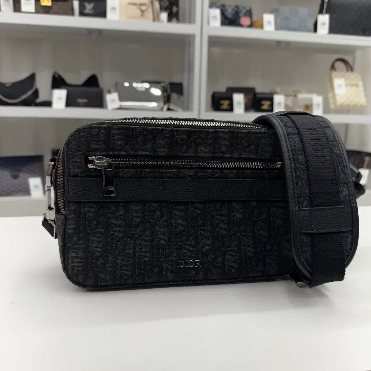 ディオール オブリーク サファリ メッセンジャーバッグ ブラック