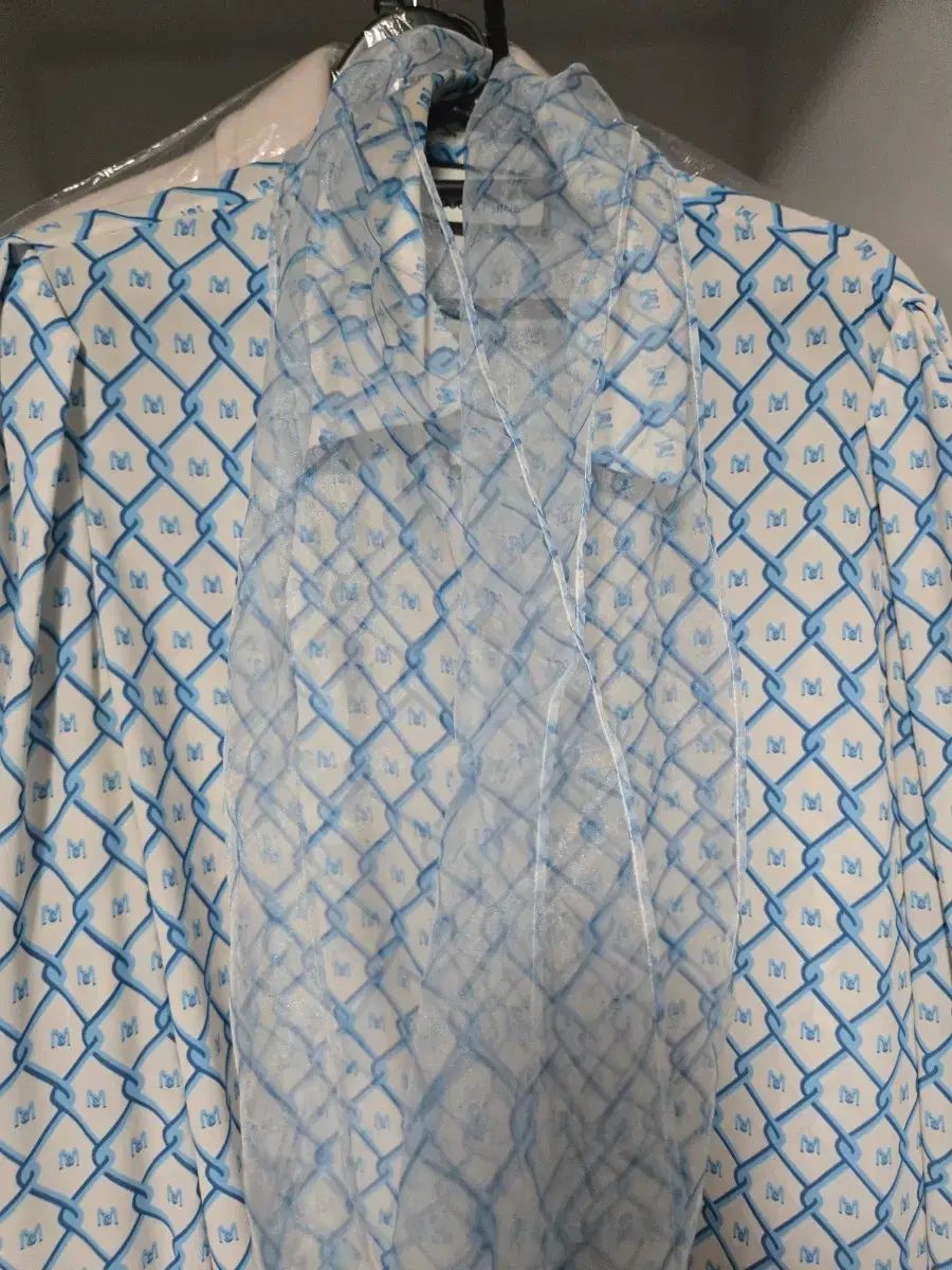 スカーフ ブラウス