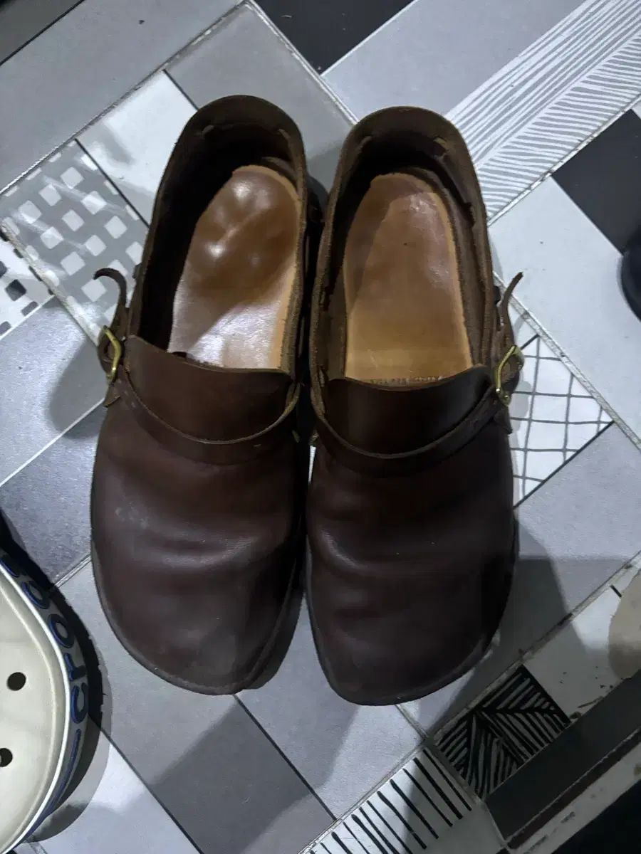 オーロラシューズ ブラウン 275