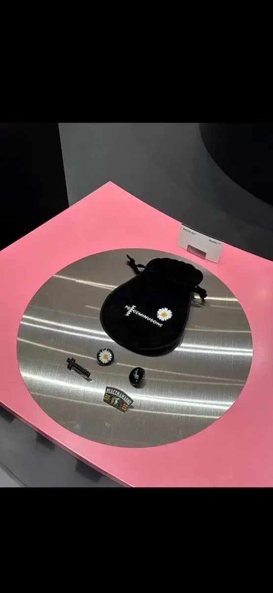 み6 ピースマワ_ン PEACEMINUSONE ピースマイナスワン バッジ セット