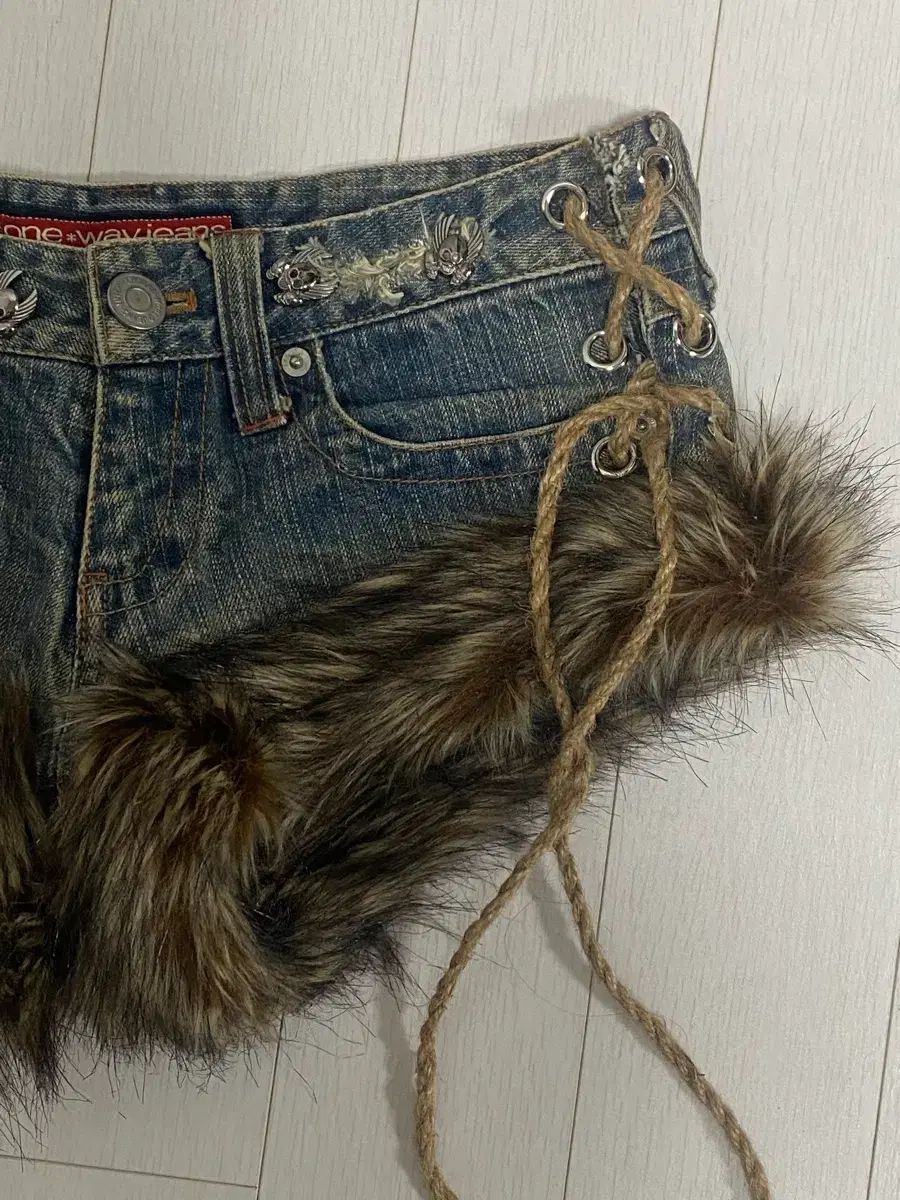 ファーハーフパンツ ファーショーツ fur shorts y 2 k ギャル ゴス パンク グランジ タイトシルエット チェスター