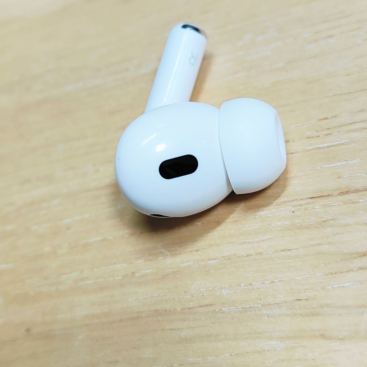 Apple AirPods Pro 2世代 片耳 R 片方 右耳 ライトニングモデル B