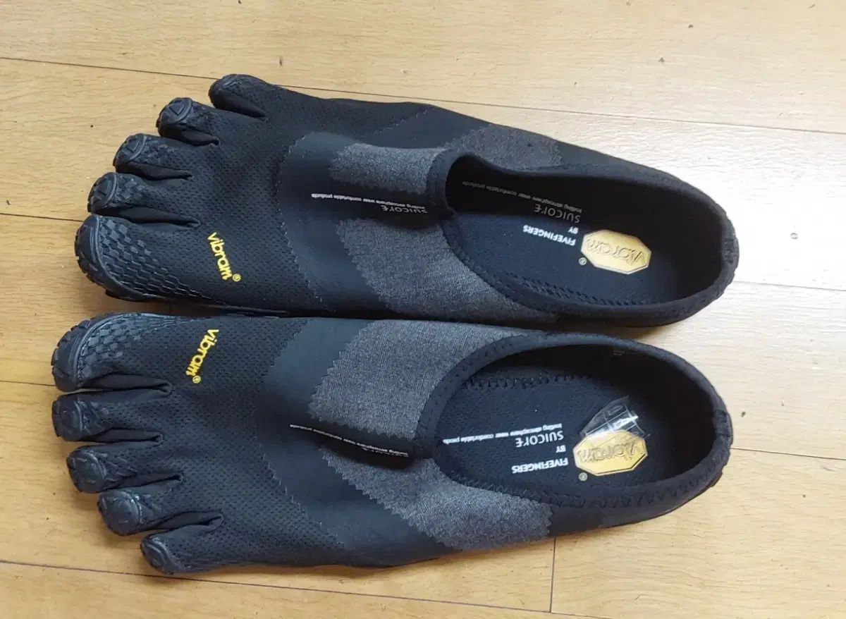 EU 43 SUICOKE NIN SABO