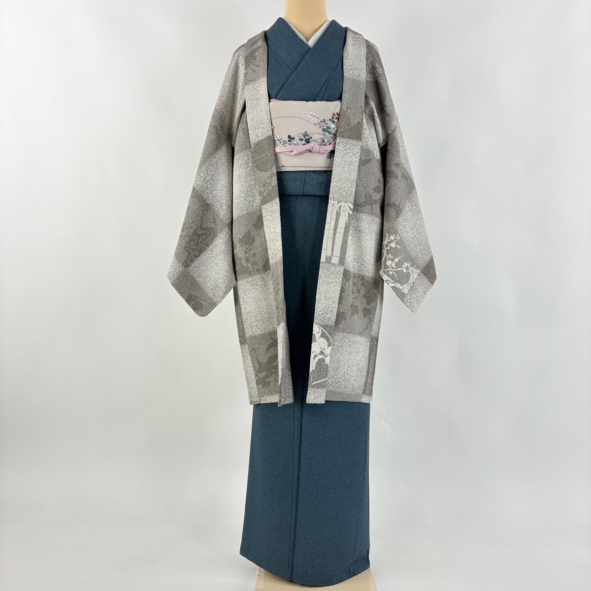 羽織 身丈98 cm 裄丈69 L 川村久太郎 やまと 落款 市松 松竹梅 灰色 正絹