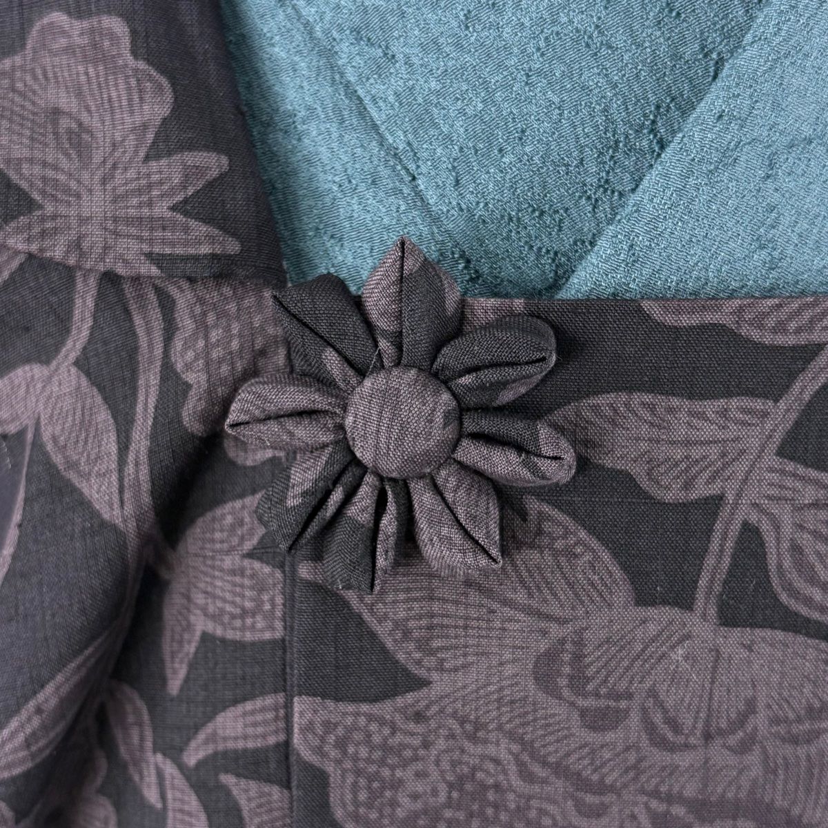  道行 身丈103 5 cm 裄丈67 M 青柳 和装コート 被布衿 草木染 赤城紬地 やまと 落款 証紙 草花 濃紫 正絹 羽織 着物 浴衣