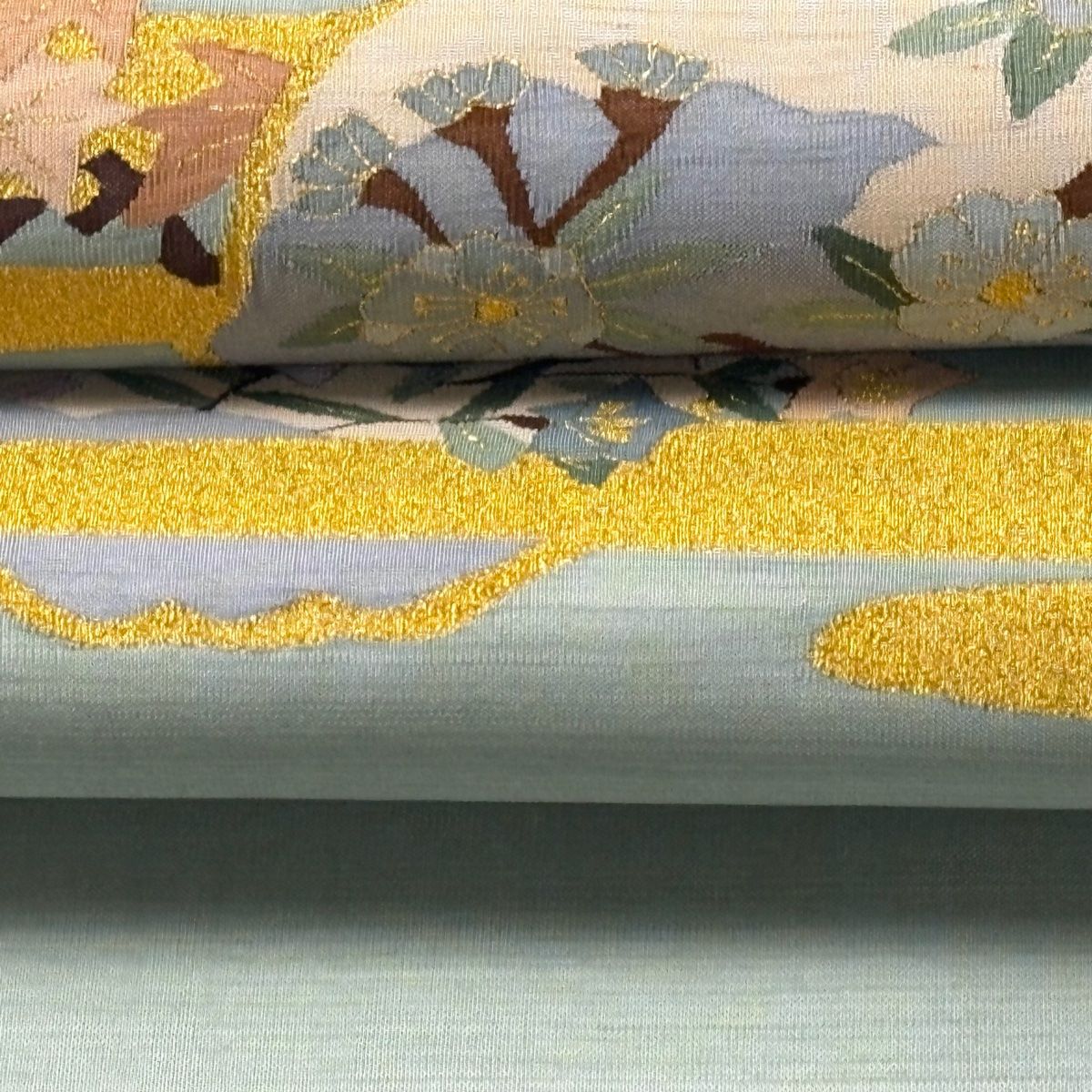 袋帯 美品 逸品 華文 明綴れ 金糸 灰白 お太鼓柄 正絹 美品】 袋帯 名品 花 金糸 灰紫 お太鼓柄 正絹 【中古】 - メルカリ