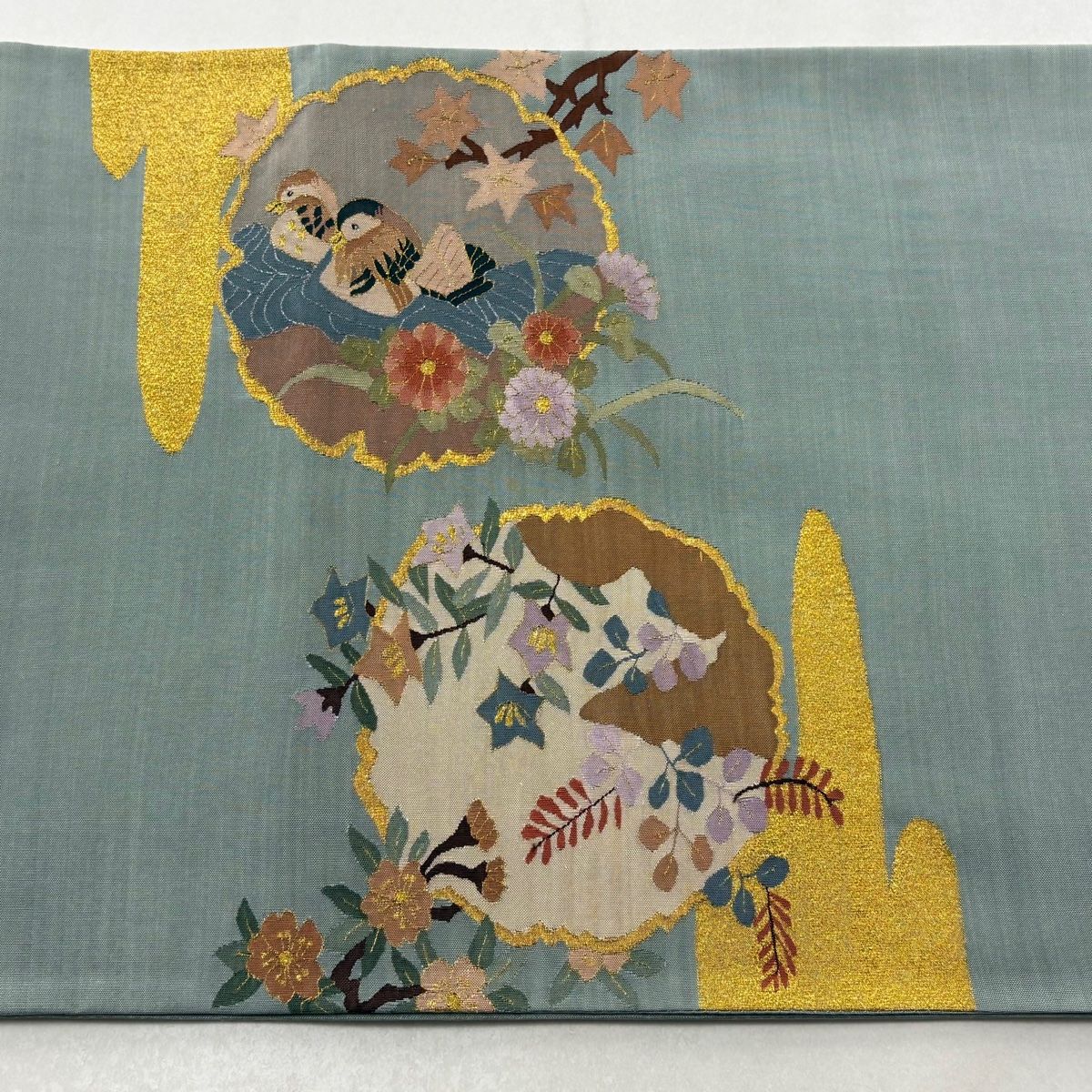 袋帯 美品 逸品 華文 明綴れ 金糸 灰白 お太鼓柄 正絹 美品】 袋帯 秀品 格天井 花丸文 金糸 灰白 お太鼓柄 正絹｜中古・古着
