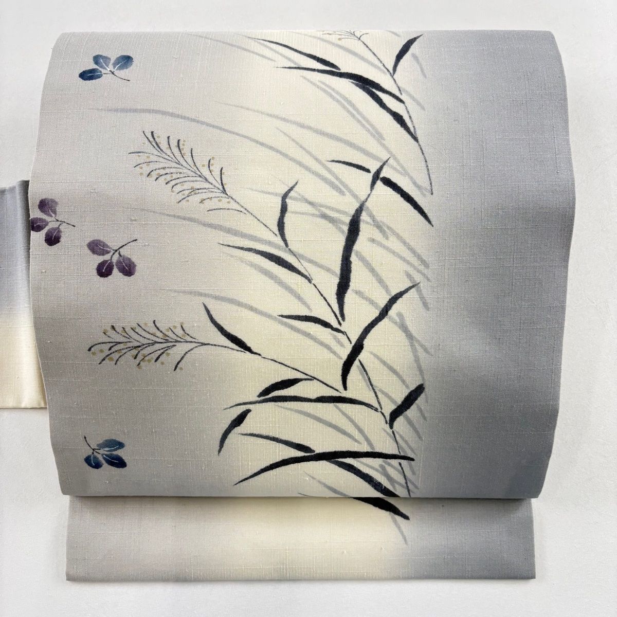 名古屋帯 秀品 紬地 萩 ススキ ぼかし 青灰色 正絹