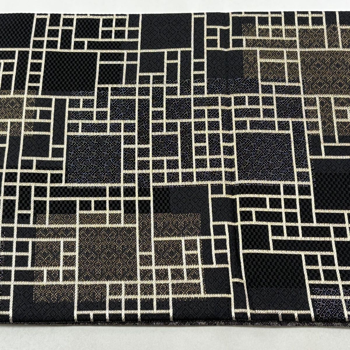 美品】 袋帯 逸品 斉藤上太郎 落款 やまと 幾何学模様 金銀糸 黒 六通