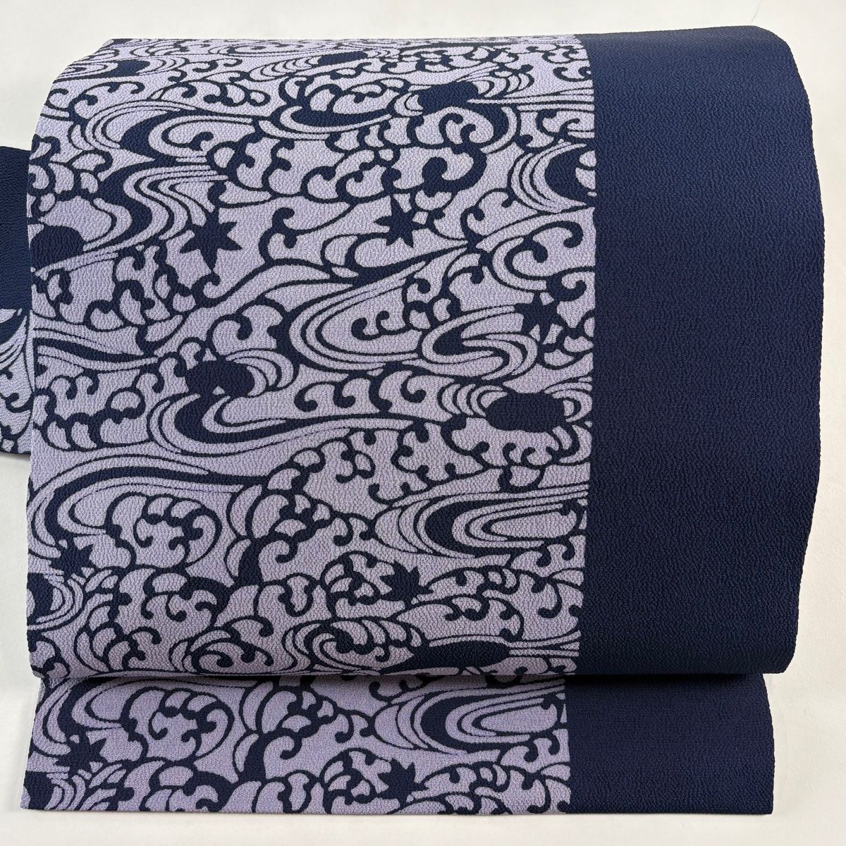 名古屋帯 秀品 落款 伊勢型染 波頭 葉柄 縮緬 紺色 正絹