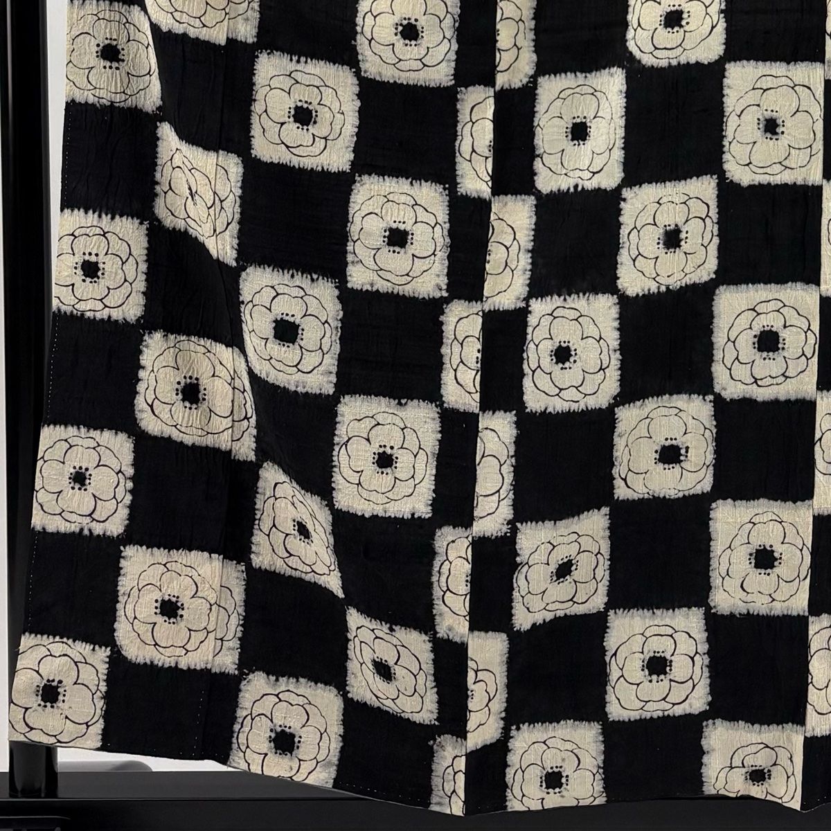 小紋 身丈157.5 cm 裄丈63 S 袷 紬地 市松 花 絞り 黒 正絹