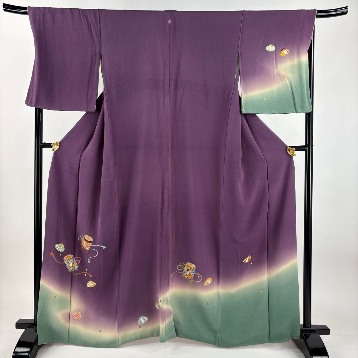 付下げ 身丈161cm 裄丈69cm L 袷 貝桶 貝合わせ 刺繍 金糸 紫 正絹 秀
