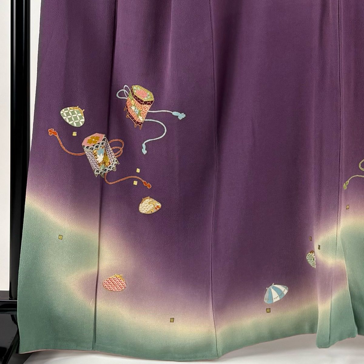 付下げ 身丈161cm 裄丈69cm L 袷 貝桶 貝合わせ 刺繍 金糸 紫 正絹 秀
