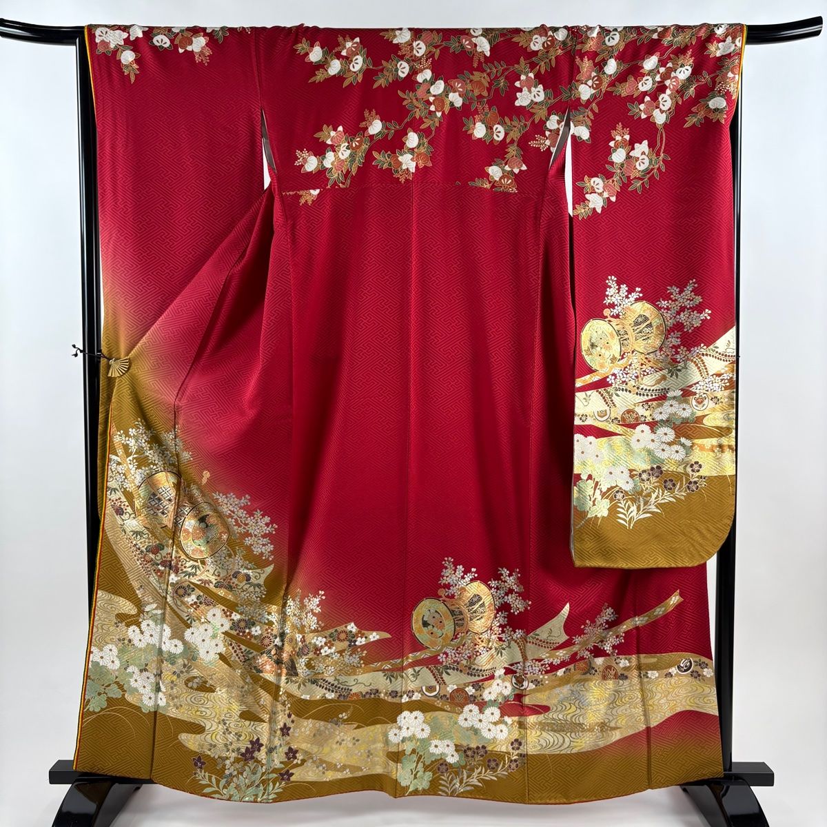 振袖 身丈162.5cm 裄丈68cm L 袷 桂由美 落款 鼓 桜 金銀彩 ぼかし 赤