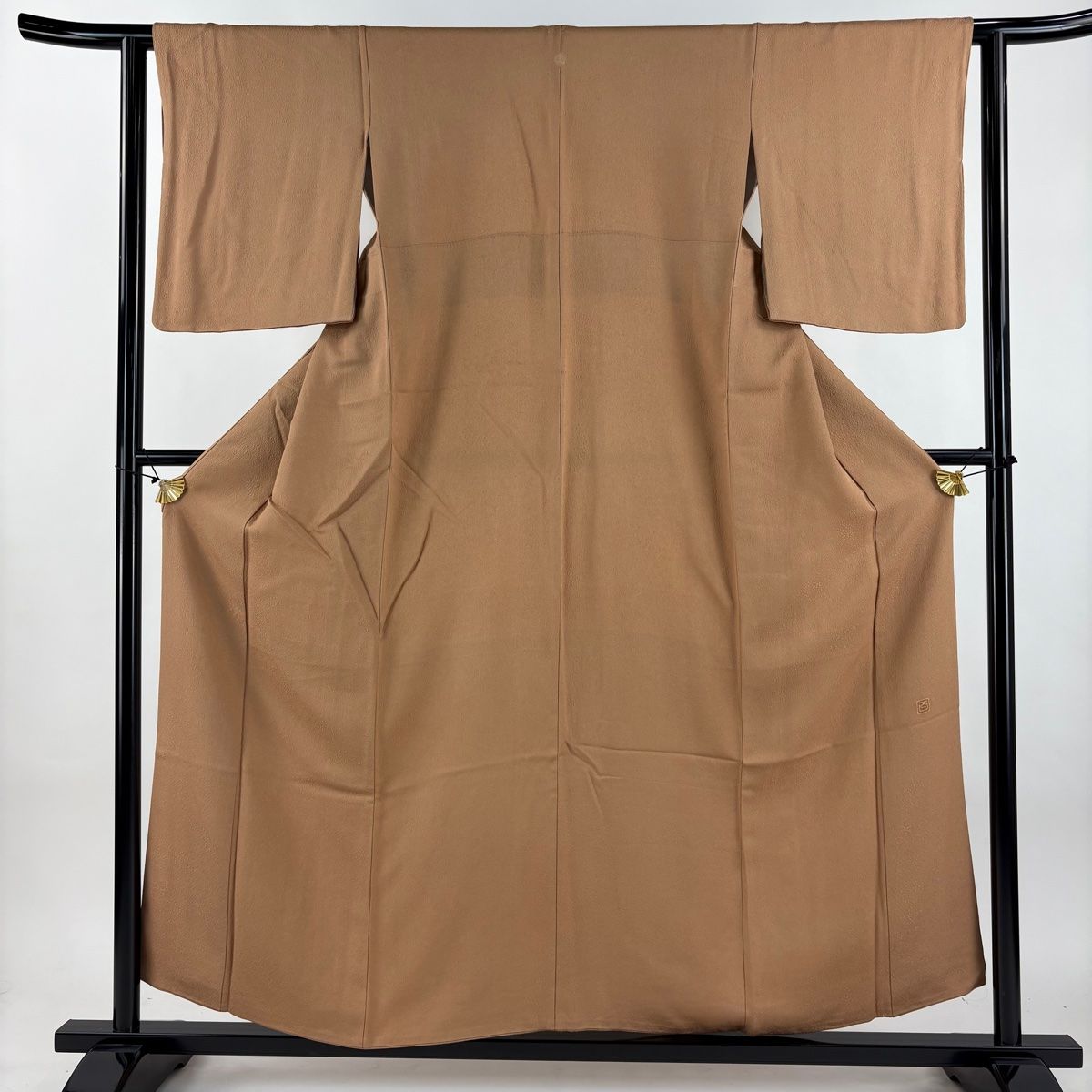 色無地 身丈157 cm 裄丈61.5 S 袷 百貫 落款 地紋 茶色 正絹 秀品