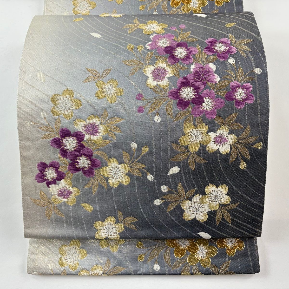 美品】 袋帯 秀品 桜 金糸 刺繍 灰色 六通 正絹 【中古】 - メルカリ