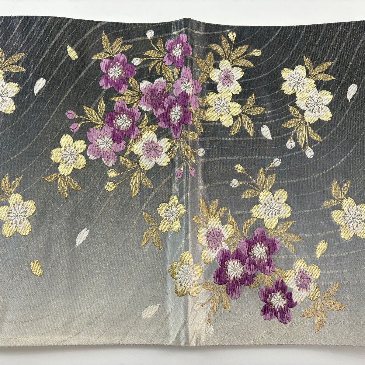 美品】 袋帯 秀品 桜 金糸 刺繍 灰色 六通 正絹 【中古】 - メルカリ