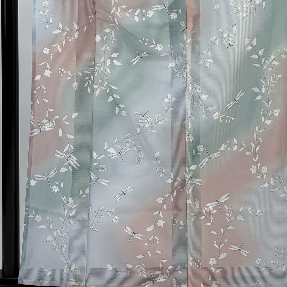 小紋 身丈162.5 cm 裄丈64 M 薄物 絽 草花 トンボ ぼかし 薄緑 正絹 秀品