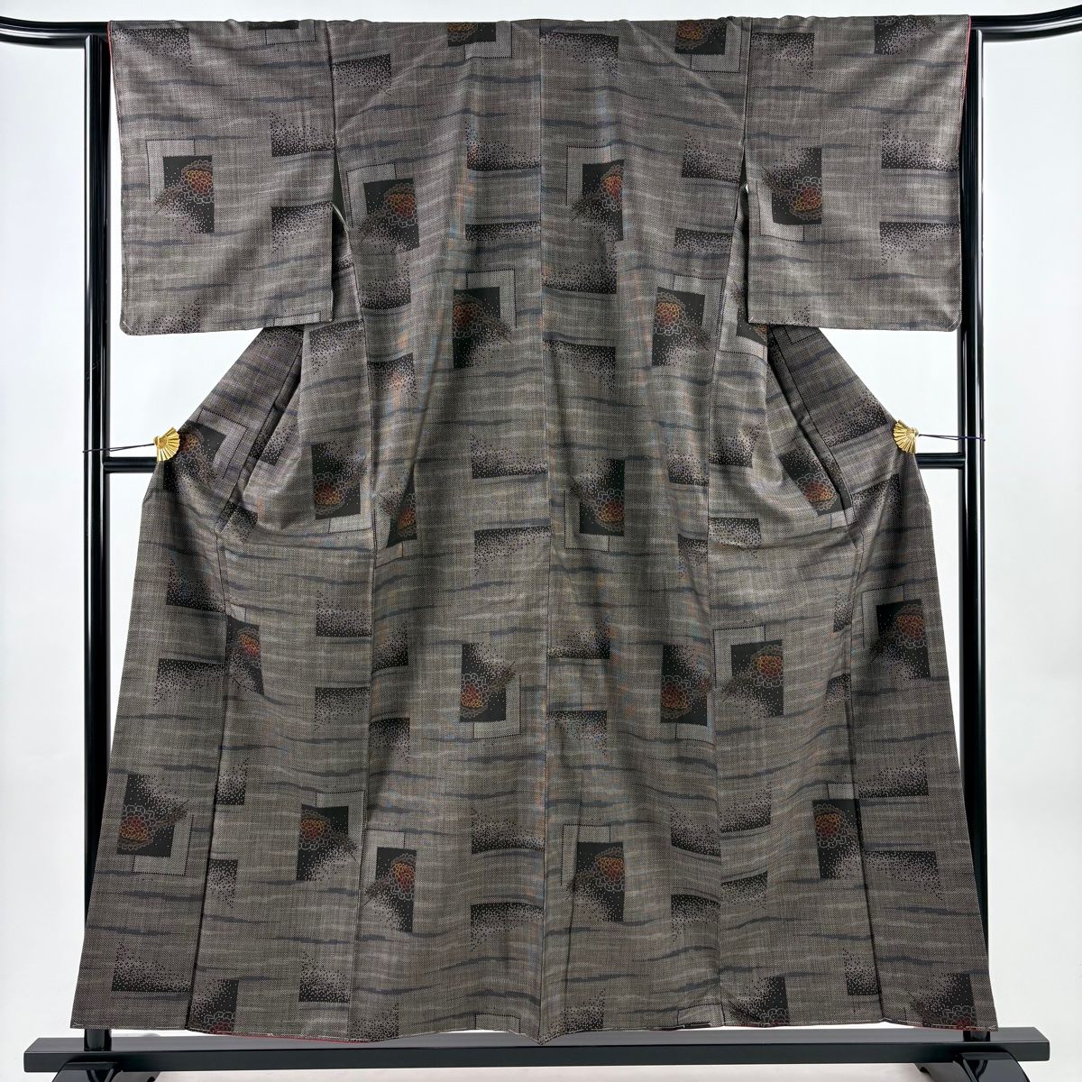 美品】 紬 身丈157cm 裄丈64.5cm M 袷 菊 霞 焦茶色 正絹