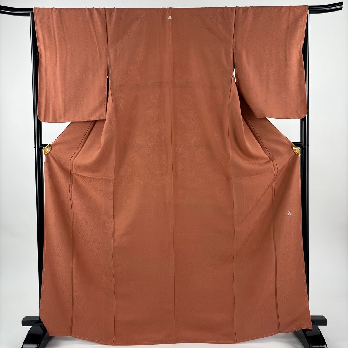 色無地 身丈169 cm 裄丈66 5 M 袷 百貫 落款 地紋 赤茶 正絹 秀品 一つ紋