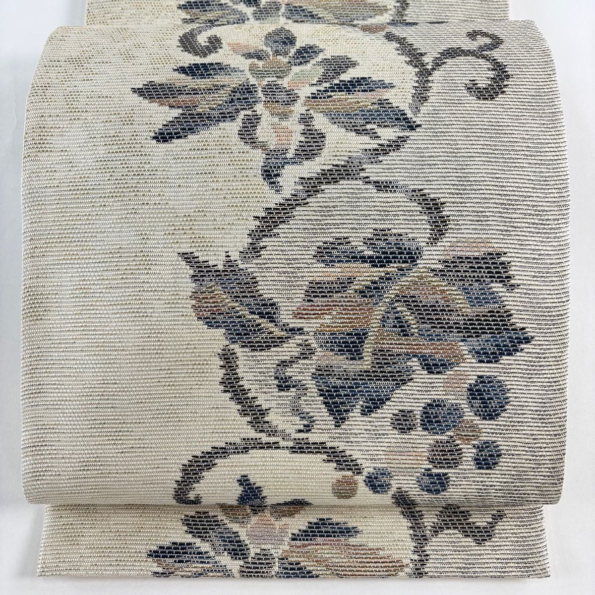 美品】 袋帯 名品 灰汁発酵建本藍染 葡萄唐草 金銀糸 灰白 六通 正絹