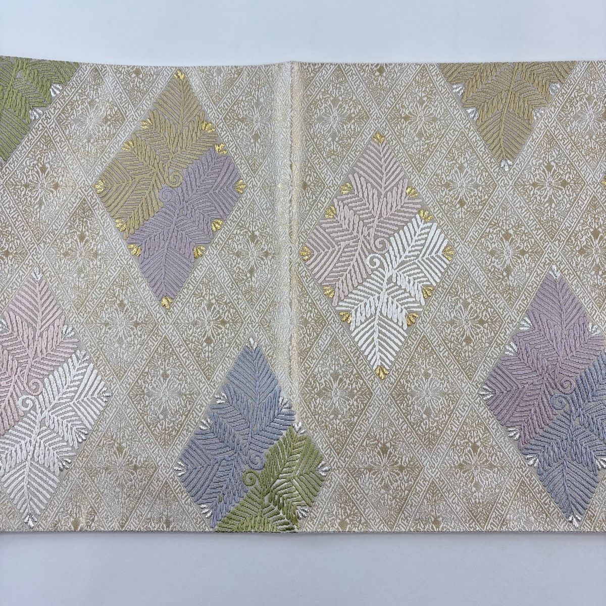 美品】 袋帯 名品 若松 菱 金銀糸 刺繍 ベージュ 六通 正絹 【中古