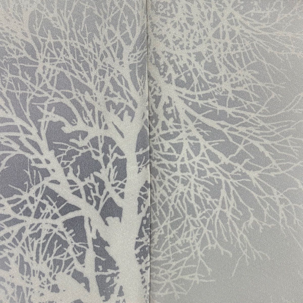  小紋 身丈166.5 cm 裄丈66 M 袷 室華風 落款 樹木 ぼかし 灰白 正絹 小紋 着物