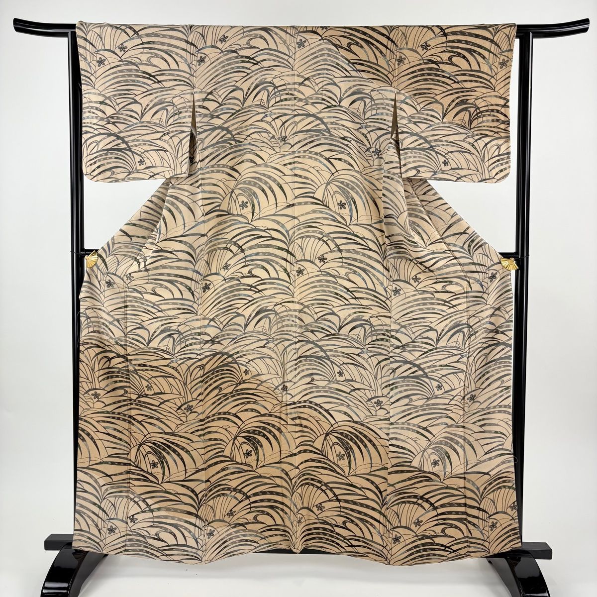 訪問着 身丈159 5 cm 裄丈63 S 袷 梅 葉柄 縮緬 染め分け 薄茶色 正絹