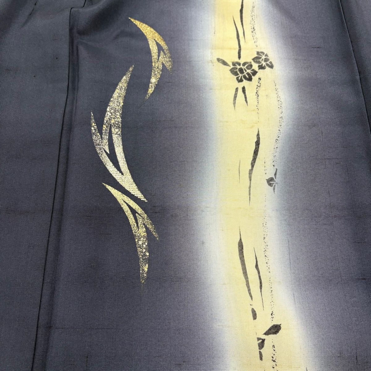  付下げ 身丈160 cm 裄丈63 5 S 袷 紬地 草花 幾何学 金銀彩 箔 紺色 正絹 訪問着 付け下げ 着物