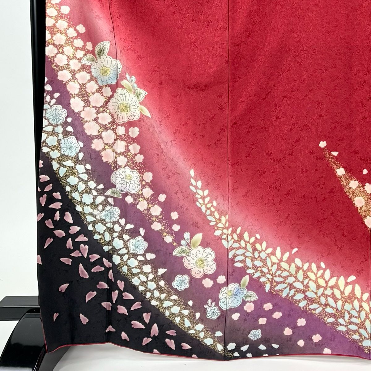 振袖 身丈169.5 cm 裄丈68 L 袷 草花 花びら 金彩 染め分け 赤 正絹
