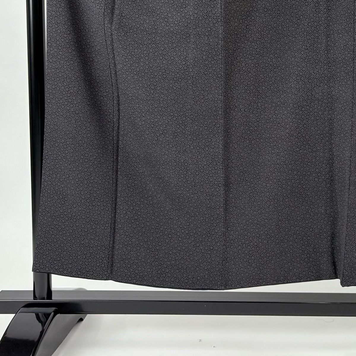 江戸小紋 身丈155.5 cm 裄丈66 M 袷 人間国宝 六谷梅軒 落款 小花 黒 正絹