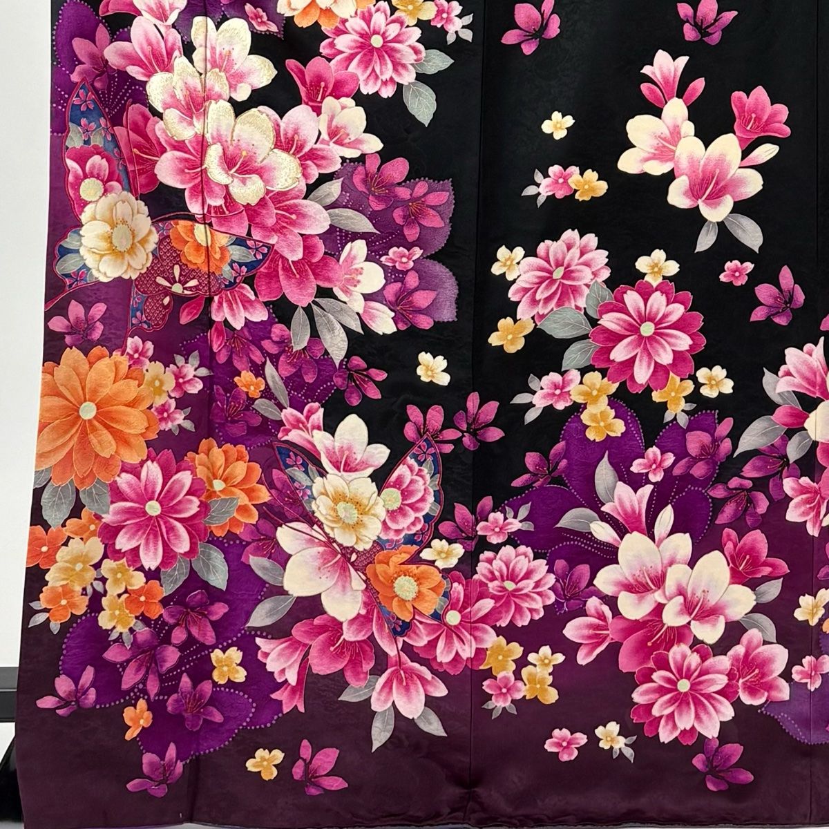 振袖 身丈170.5 cm 裄丈73 L 袷 森英恵 落款 草花 蝶 金糸 刺繍 黒 正絹