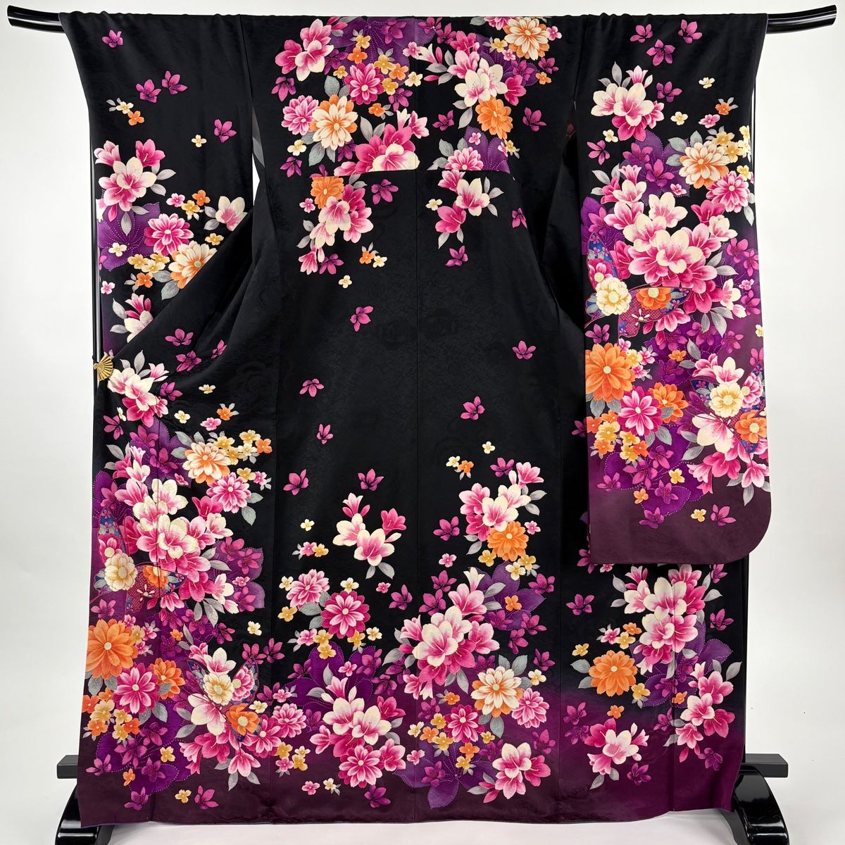 振袖 身丈170.5 cm 裄丈73 L 袷 森英恵 落款 草花 蝶 金糸 刺繍 黒 正絹