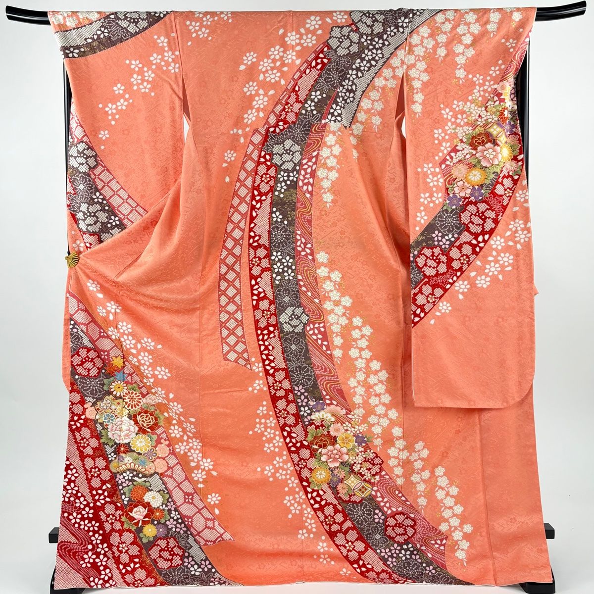 振袖 身丈178 cm 裄丈70.5 L 袷 熨斗 牡丹 刺繍 金彩 サーモンピンク 正絹 名品