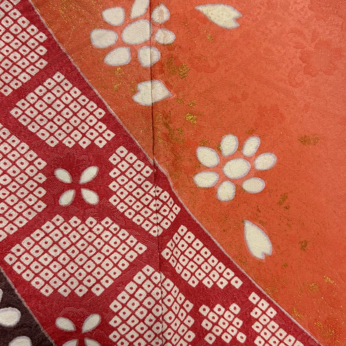  振袖 身丈178 cm 裄丈70.5 L 袷 熨斗 牡丹 刺繍 金彩 サーモンピンク 正絹 振袖 着物