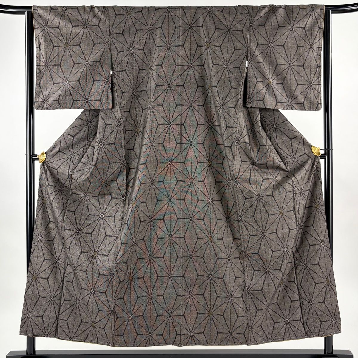 大島紬 身丈155.5 cm 裄丈64 M 袷 証紙 麻の葉 純泥染 灰茶 正絹