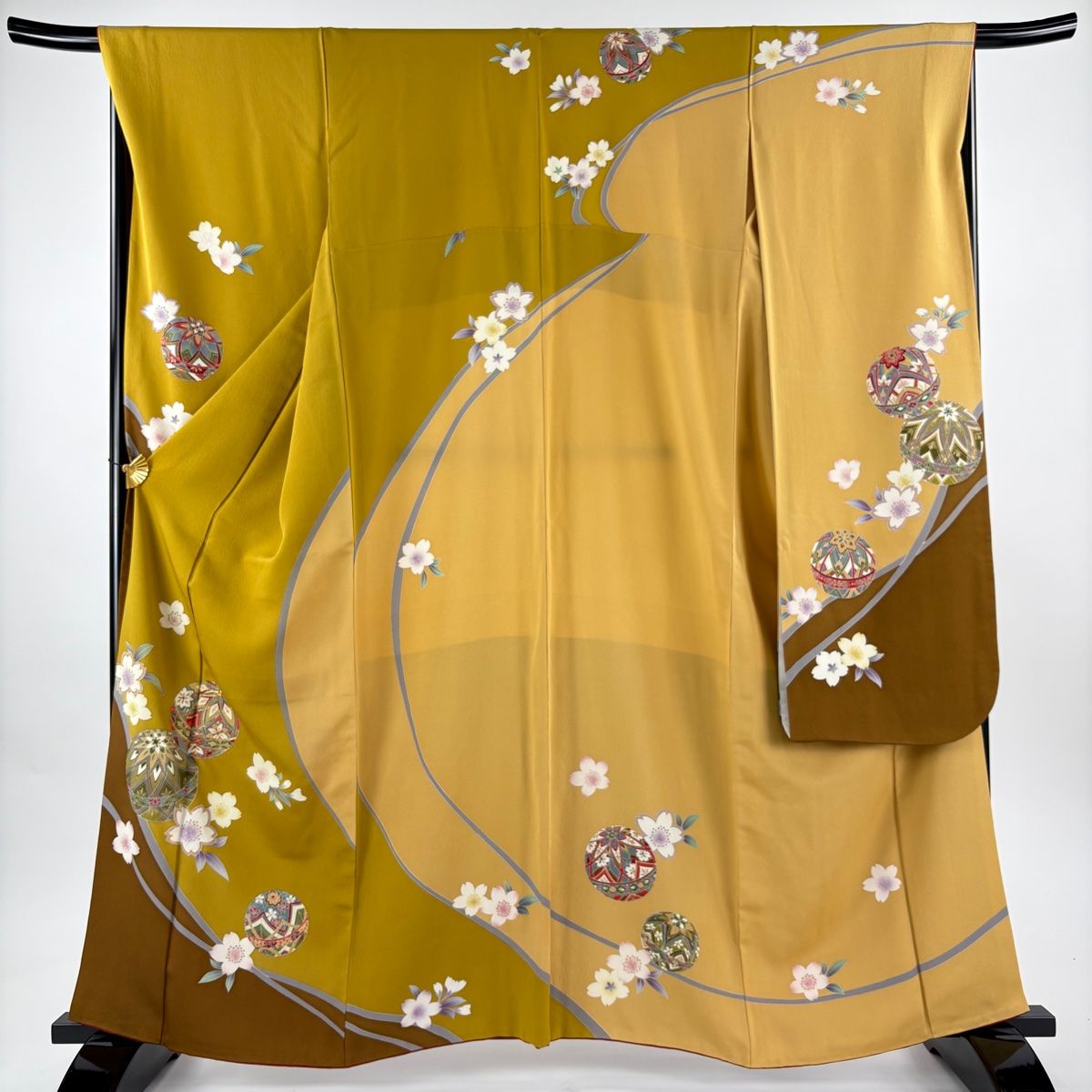 美品】 振袖 身丈162cm 裄丈69cm L 袷 鈴乃屋 桜 手鞠 金糸 金彩 鶯色