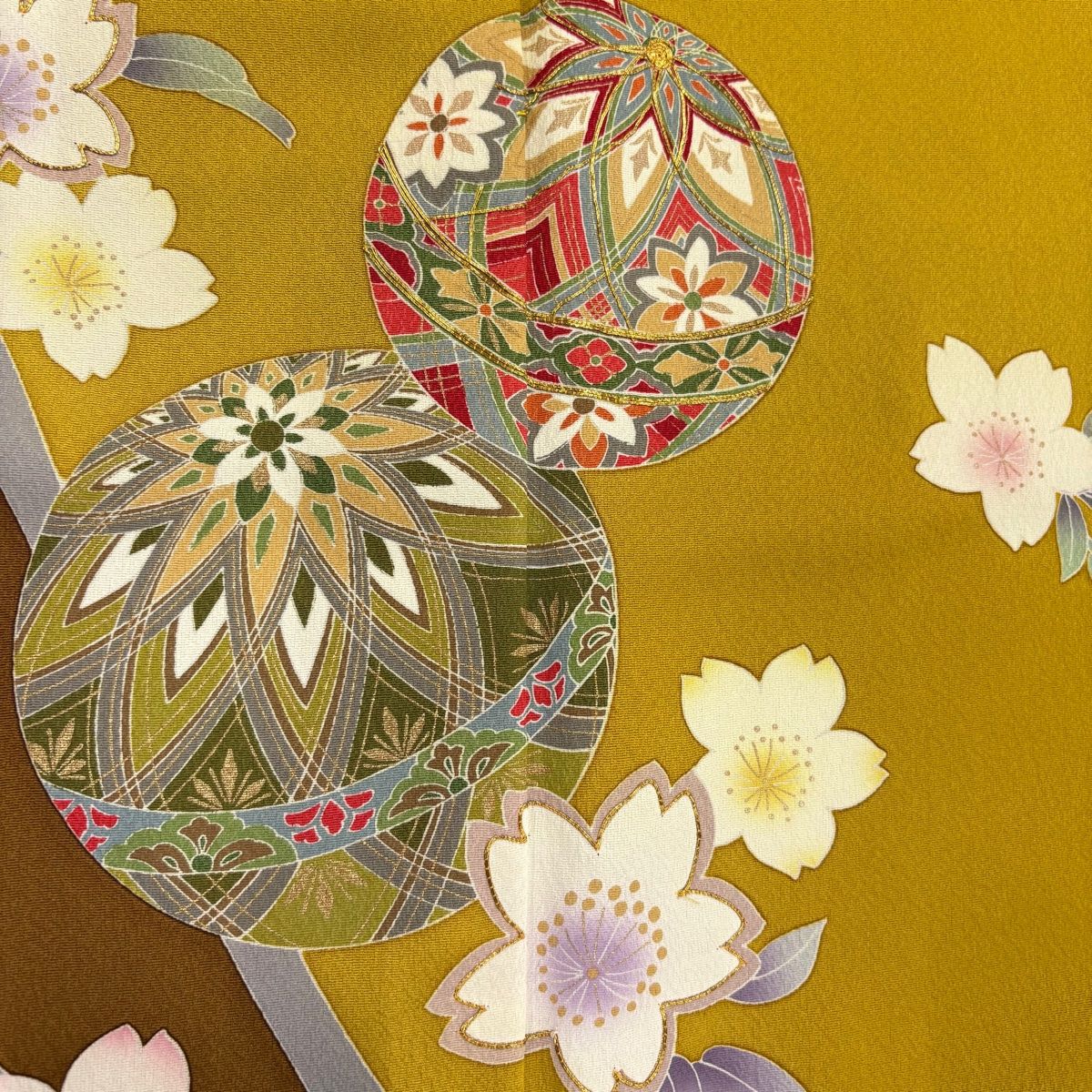 美品】 振袖 身丈162cm 裄丈69cm L 袷 鈴乃屋 桜 手鞠 金糸 金彩 鶯色