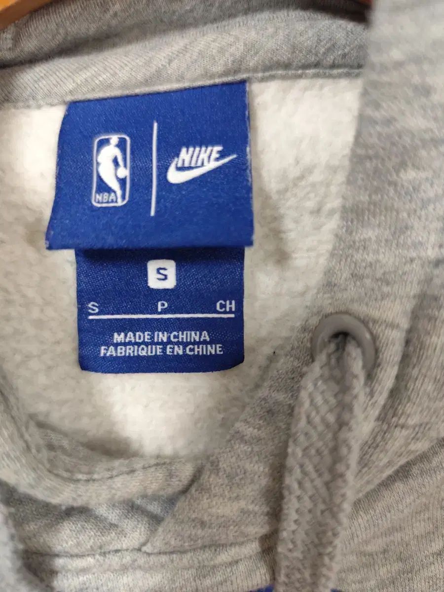 ナイキ gsw WHO フード sサイズ