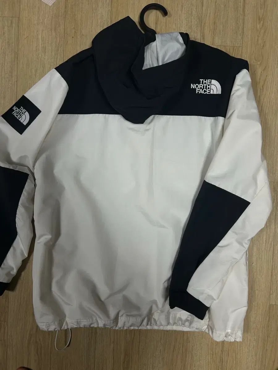 THE NORTH FACE ザノースフェイス ブラック|白 ウィンドブレーカー Anorak アノラック ジャケット