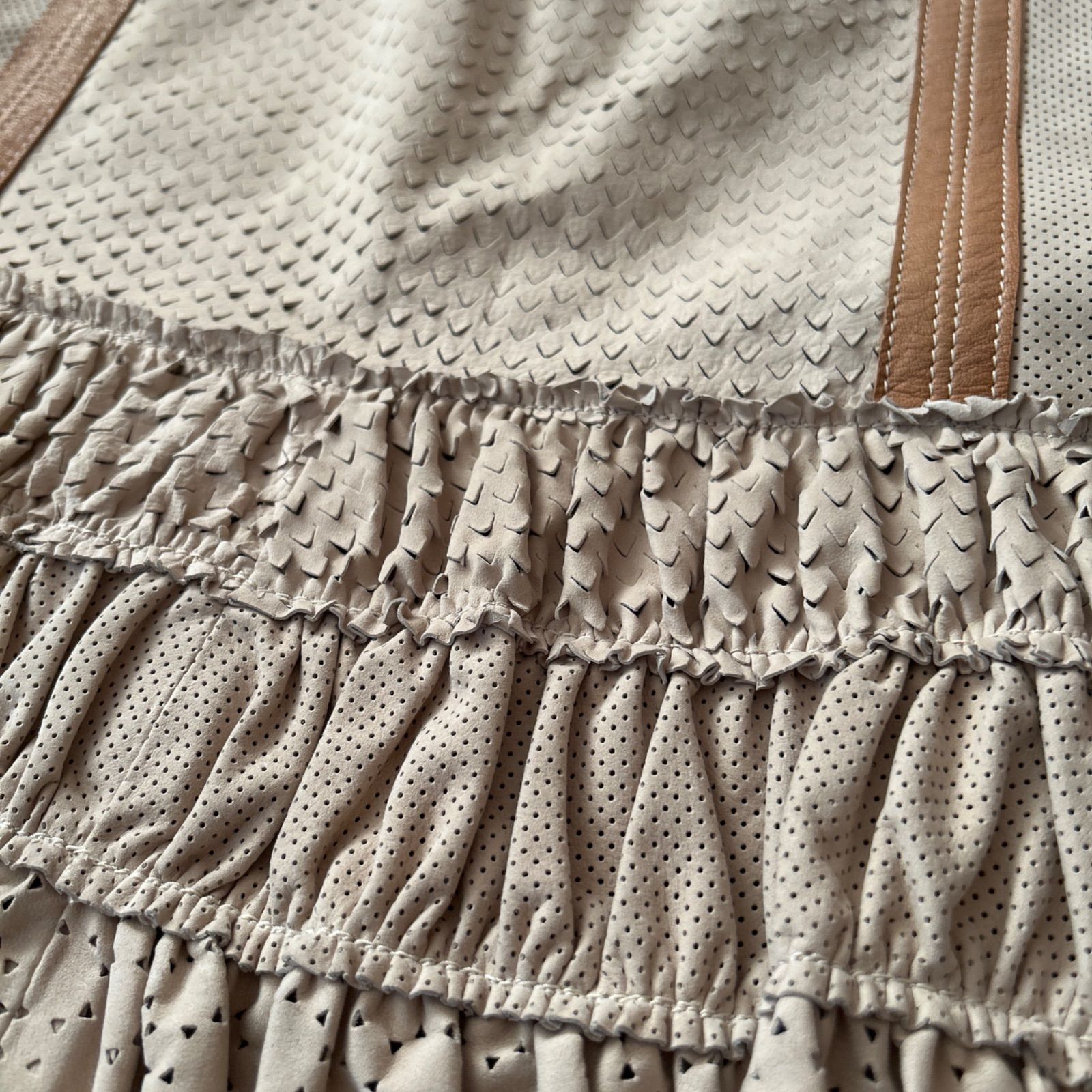 JUST CAVALLI ジャストカヴァリ レザースカート 本革 パンチングレース フリル スエードタッチ 40