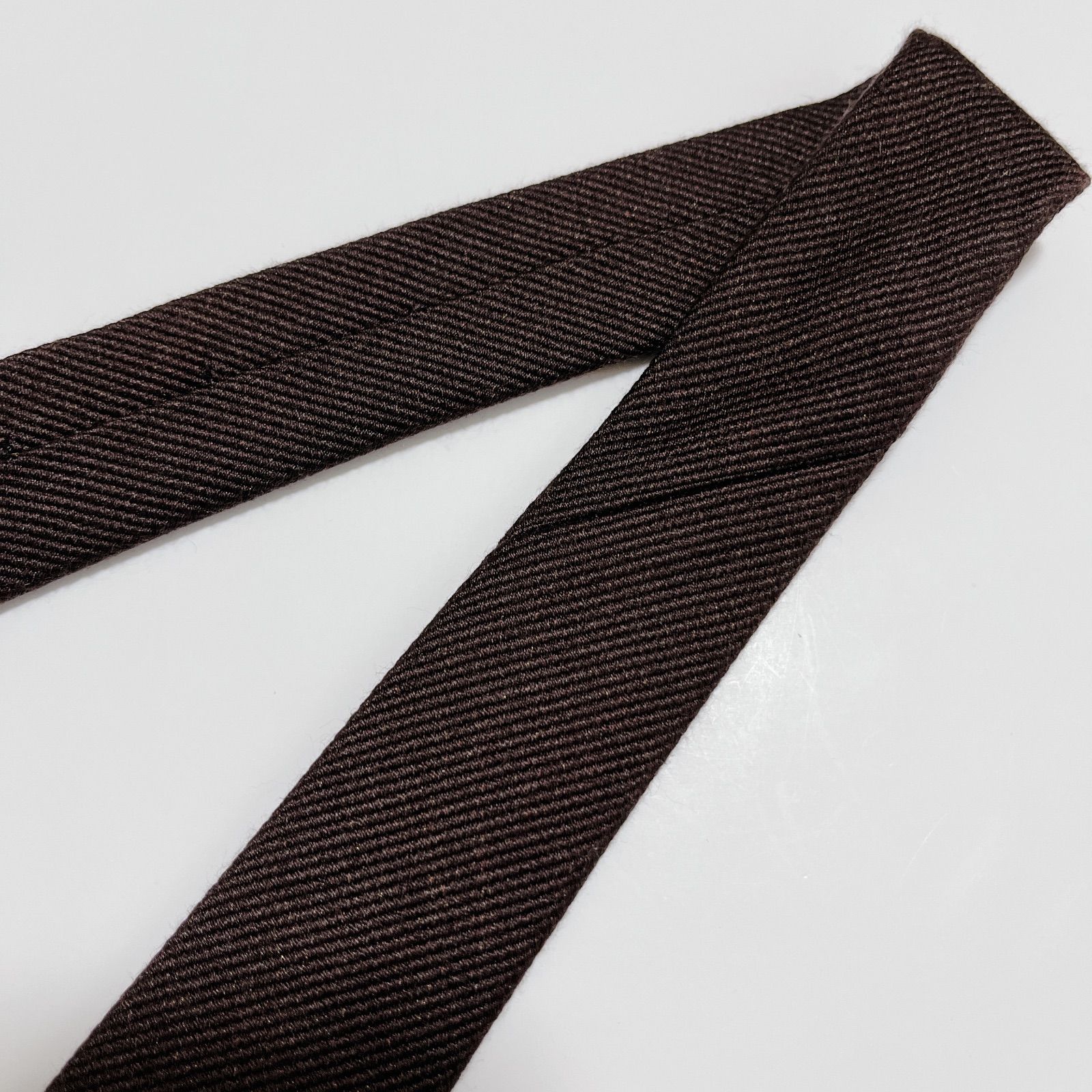 美品 フェアファクス ネクタイ ハイブランド ソリッドタイ 無地 光沢