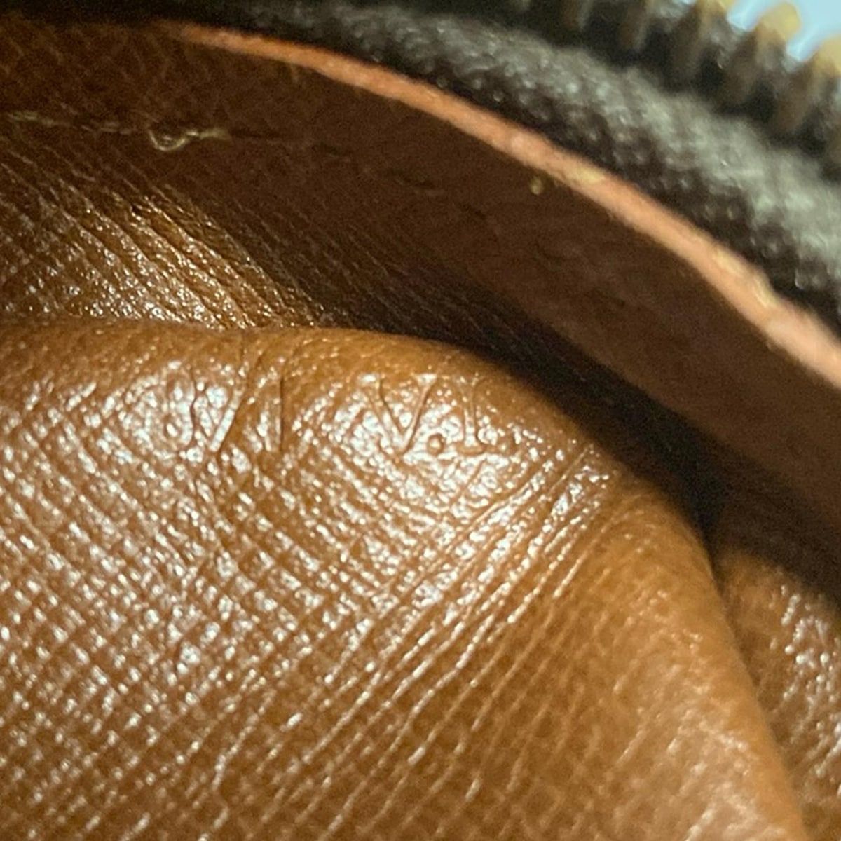 VUITTON ルイヴィトン