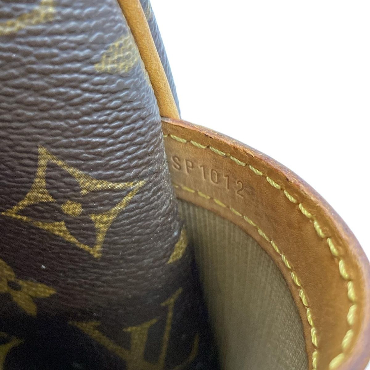 ショルダーバッグ