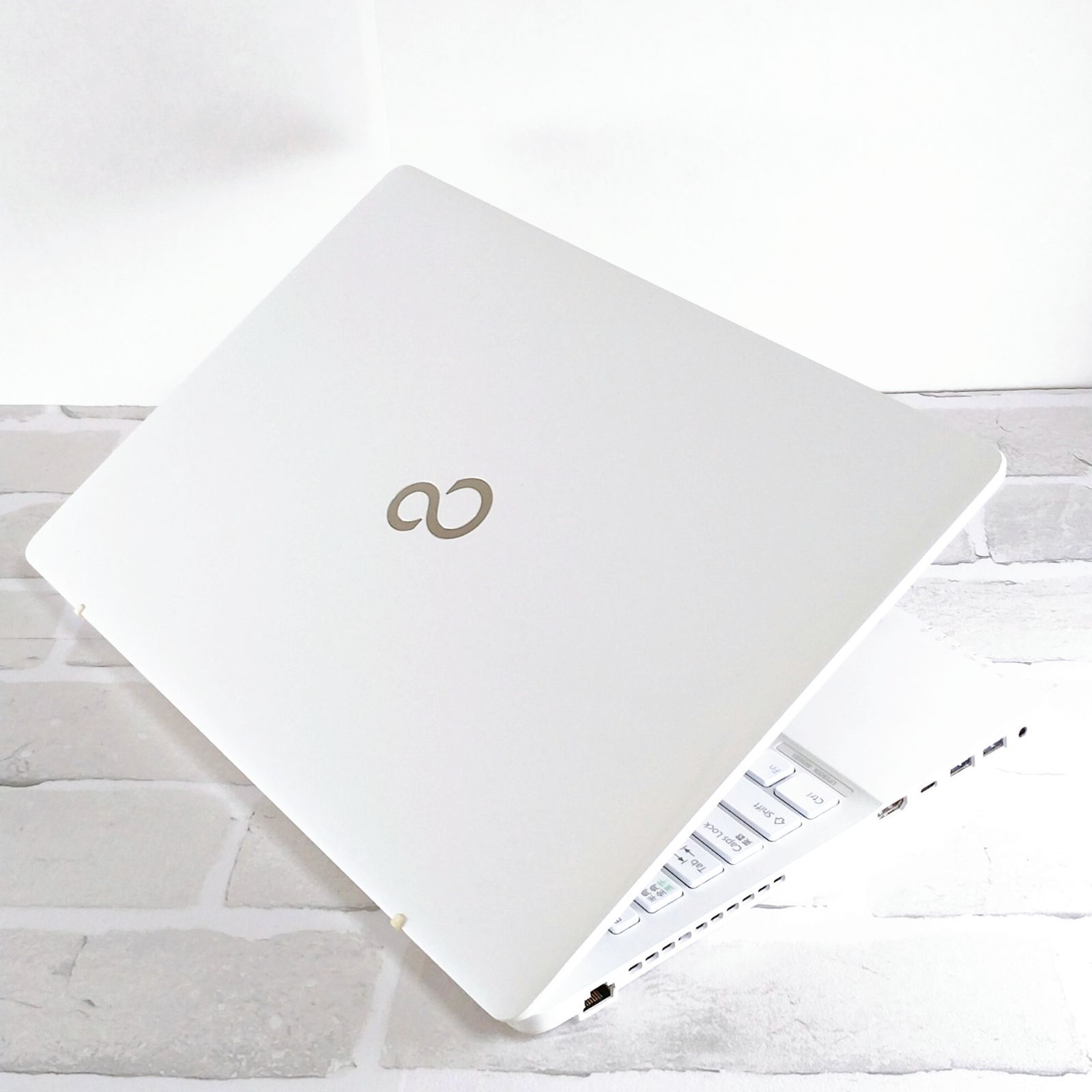 美品！副業に最適 爆速SSD 高性能Corei7 第7世代 FUJITSU LIFEBOOK